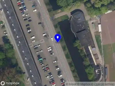 Ambulance met grote spoed naar de Zwaluwenlaan in Vlaardingen