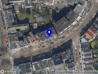 Ambulance met grote spoed naar de Nieuwe Binnenweg in Rotterdam