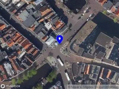 Ambulance met gepaste spoed naar de Gangetje in Leiden