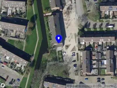 Ambulance met grote spoed naar de Kamille in Hoogvliet Rotterdam