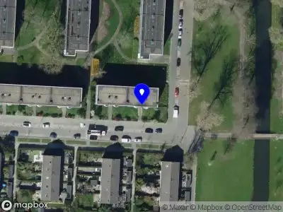 Ambulance met grote spoed naar de Schoonveld in Rotterdam