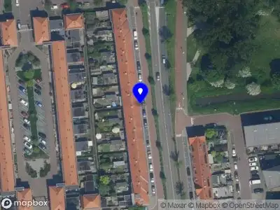 Ambulance met grote spoed naar de De Kiel in Zaandam