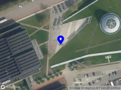 Ambulance met grote spoed naar de Nassaulaan in Delft