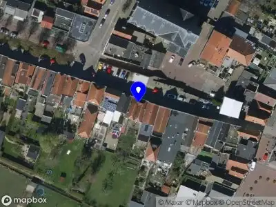 Ambulance met grote spoed naar de Molendijk in Oude-Tonge