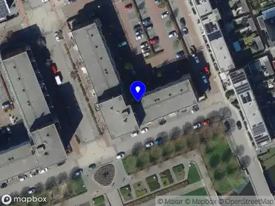 Ambulance met grote spoed naar de Maltaweide in Hellevoetsluis