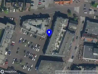 Ambulance met grote spoed naar de Marktplein in Landsmeer