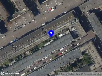 Ambulance met grote spoed naar de Van der Neerstraat in 's-Gravenhage