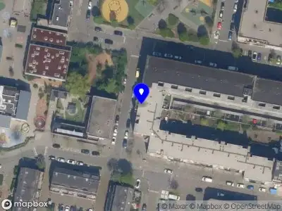 Politie naar de Marnixdwarsstraat in Rotterdam vanwege steekincident