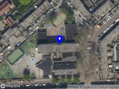 Ambulance met grote spoed naar de Oudelandstraat in Rotterdam