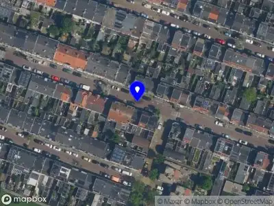Ambulance met grote spoed naar de Reitzstraat in Haarlem