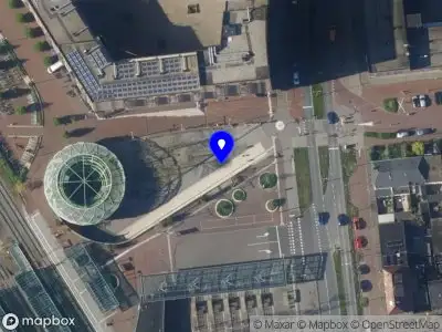 Ambulance met gepaste spoed naar de Stationsplein in Alphen aan den Rijn