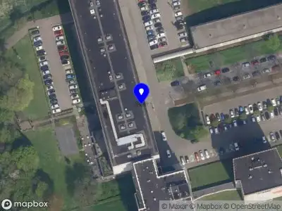 Ambulance met grote spoed naar de Varenhof in Rotterdam