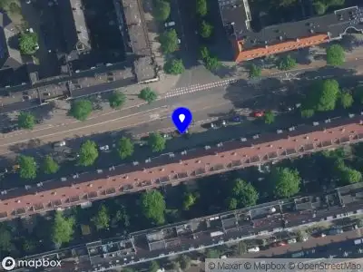 Ambulance met grote spoed naar de Sportstraat in Amsterdam