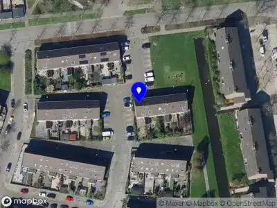 Ambulance met grote spoed naar de Gipskruid in Hoogvliet Rotterdam