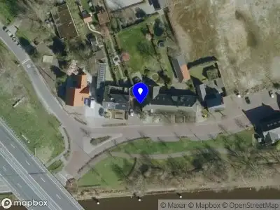 Brandweer met grote spoed naar de 't Kasteeltje in Oirschot vanwege voertuigbrand