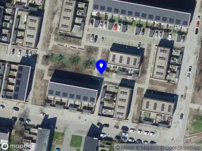 Ambulance met grote spoed naar de Halsterenstraat in Rotterdam