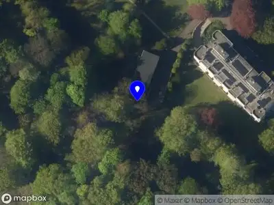 Ambulance met grote spoed naar de Van Ommerenpark in Wassenaar