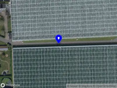 Brandweer en politie met grote spoed naar de Zoekweg in Steenbergen vanwege middelgrote brand