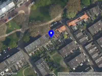 Ambulance met grote spoed naar de Geerboogerd in Delft