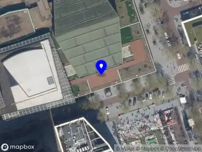 Ambulance met gepaste spoed naar de Kruisstraat in Rotterdam