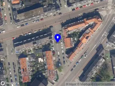 Ambulance met grote spoed naar de Begoniastraat in Rotterdam