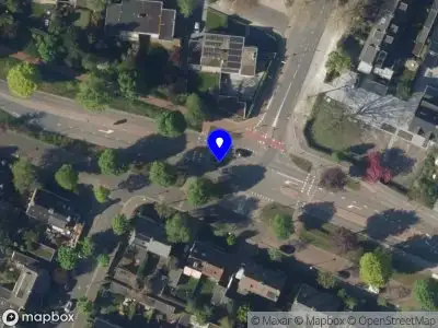 Brandweer met grote spoed naar de Alfred Nobellaan in De Bilt vanwege waarnemen gaslucht