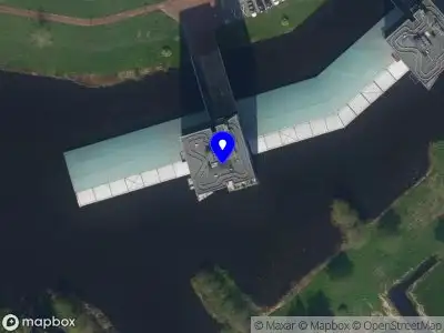 Ambulance met grote spoed naar de Hoge Vijver in Krimpen aan den IJssel