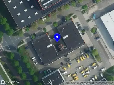 Ambulance met gepaste spoed naar de Keienbergweg in Amsterdam vanwege stankoverlast