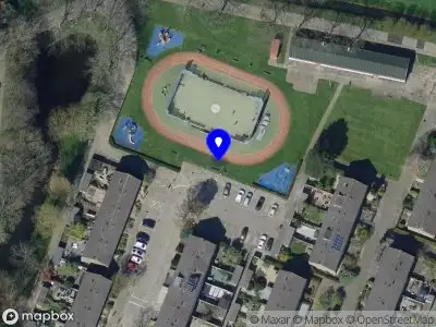 Brandweer met grote spoed naar de Aveling in Hoogvliet Rotterdam