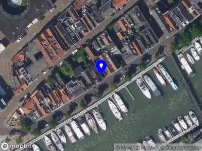 Ambulance met gepaste spoed naar de Nieuwe Haven in Dordrecht