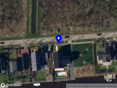 Brandweer met grote spoed naar de Noarder Stienplaat in Leeuwarden vanwege een buitenbrand