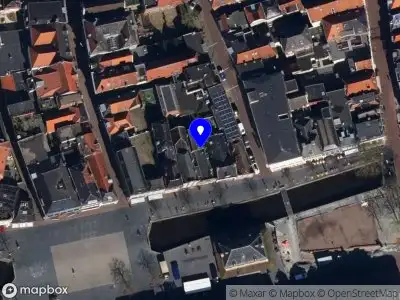 Brandweer met grote spoed naar de Grote Hoogstraat in Leeuwarden vanwege gebouwbrand