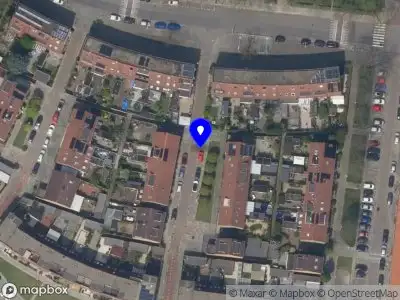 Ambulance met grote spoed naar de Boomkleverstraat in Rotterdam