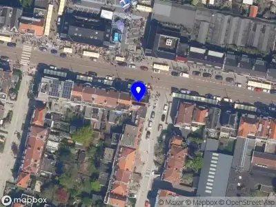 Ambulance met grote spoed naar de Kleiweg in Rotterdam