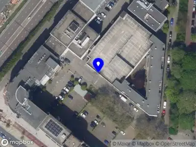 Ambulance met gepaste spoed naar de Stationsplein in Leiden