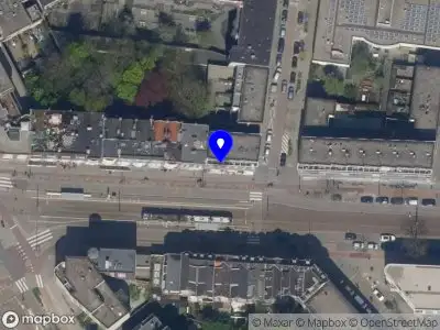 Ambulance met grote spoed naar de Tidemanstraat in Rotterdam