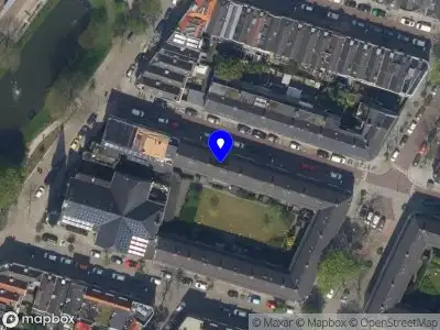 Ambulance met grote spoed naar de Pendrechtstraat in Rotterdam