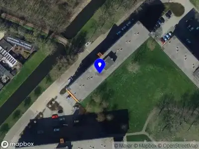 Ambulance met grote spoed naar de Parnassialaan in Hellevoetsluis