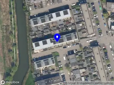Ambulance met grote spoed naar de Harreweg in Schiedam