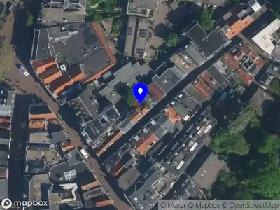 Ambulance met gepaste spoed naar de Kleine Houtstraat in Haarlem