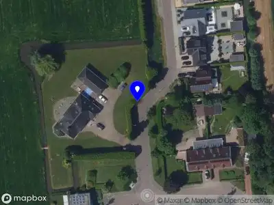 Ambulance met grote spoed naar de Roerdompstraat in Schelluinen