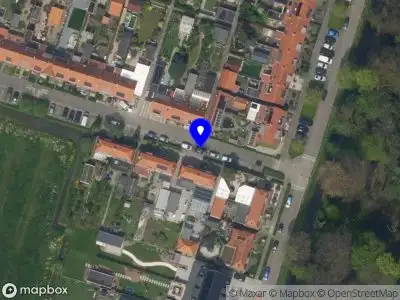 Ambulance met grote spoed naar de Jhr.Groeninx van Zoelenstraat in Ridderkerk