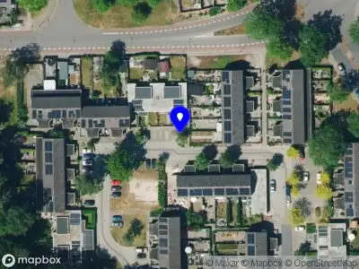 Brandweer met gepaste spoed naar de Zuidlaarderbrink in Emmen vanwege afhijsen patient