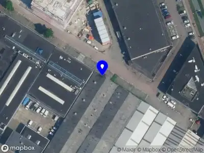 Ambulance met gepaste spoed naar de Vlierweg in Amsterdam