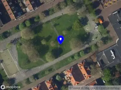 Ambulance met grote spoed naar de Gabriël Metsustraat in 's-Gravenhage
