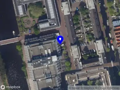 Politie naar de Cleveringaplaats in Leiden