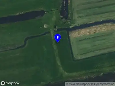 Ambulance en brandweer met grote spoed naar de Middel in Westzaan vanwege middelgrote brand