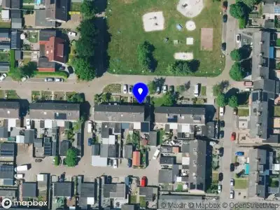 Brandweer met gepaste spoed naar de Meidoornlaan in Geesbrug vanwege een buitenbrand