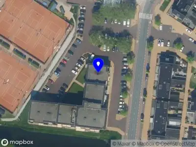 Ambulance met grote spoed naar de Wester Ven in Volendam