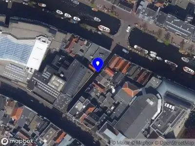 Traumahelikopter met grote spoed naar de Vrouwensteeg in Leiden
